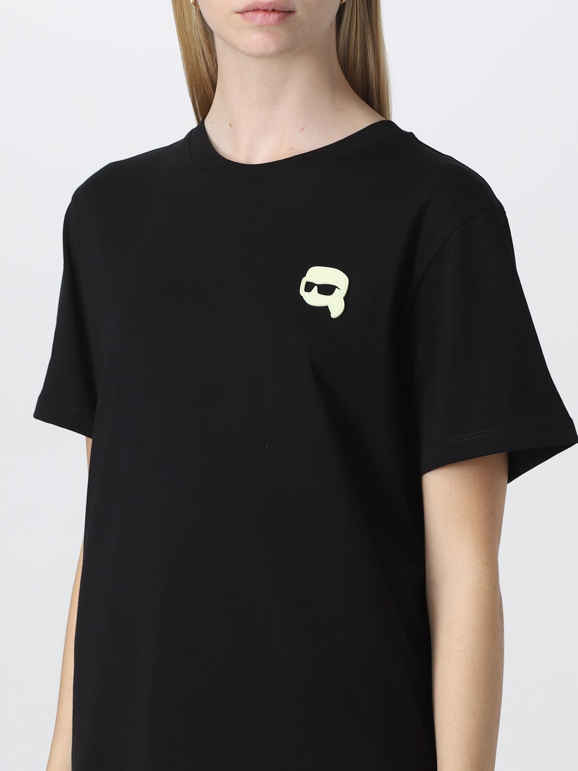 T-Shirt Woman color Black