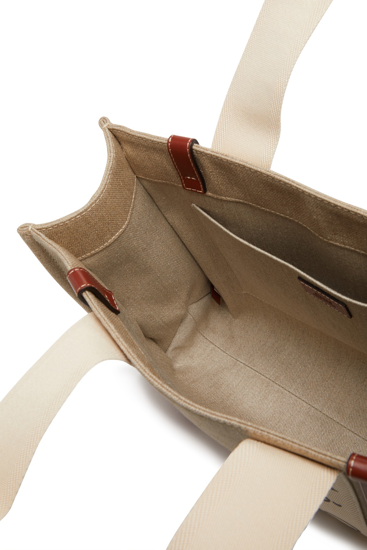 Woody basket bag