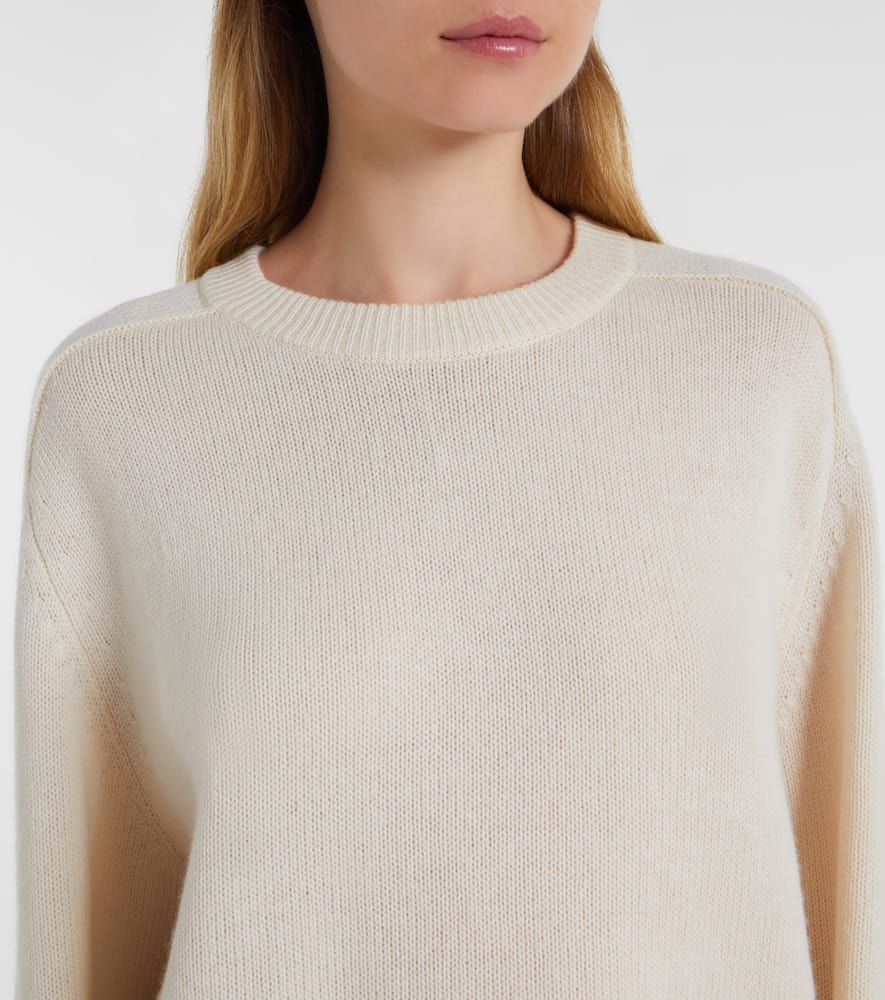 Wool and cashmere sweater