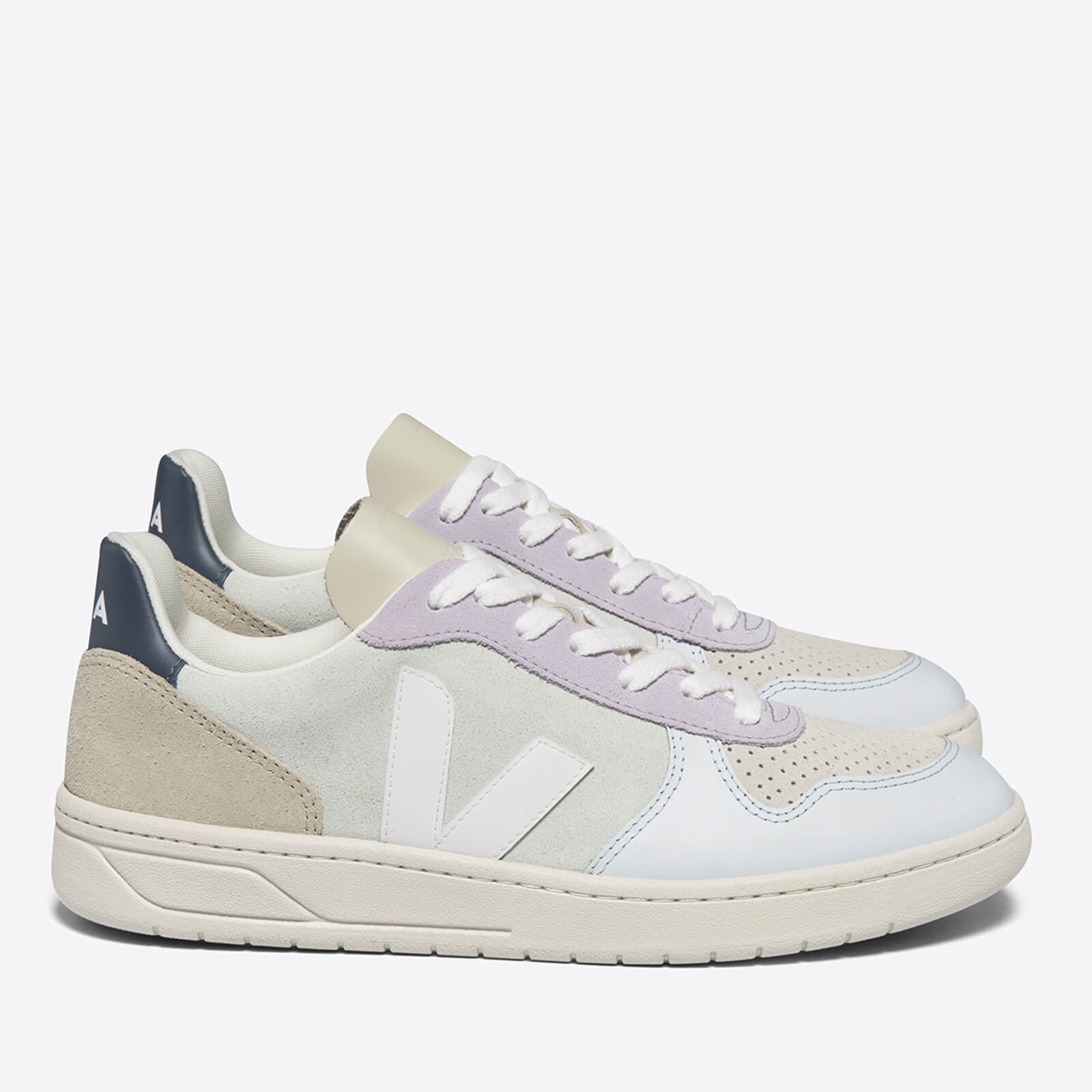 Veja Women's V-10 Suede Trainers - UK 2