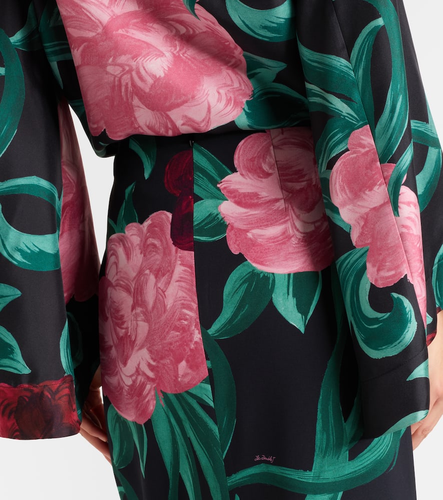 Floral satin pencil skirt