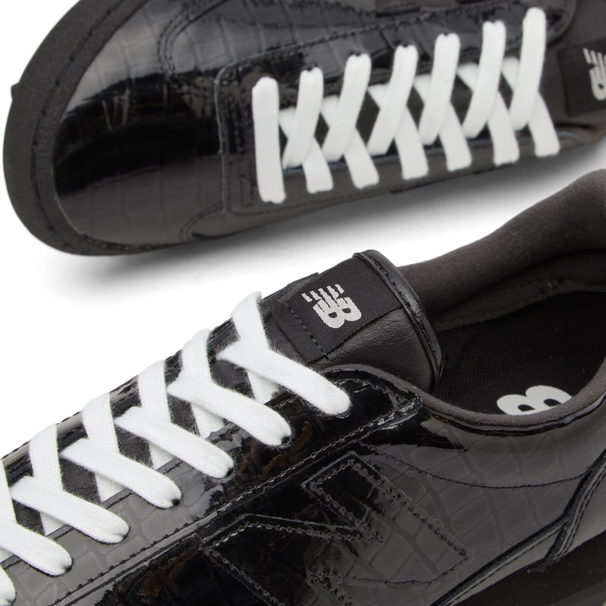 Gator Run Sneaker in Black/Black