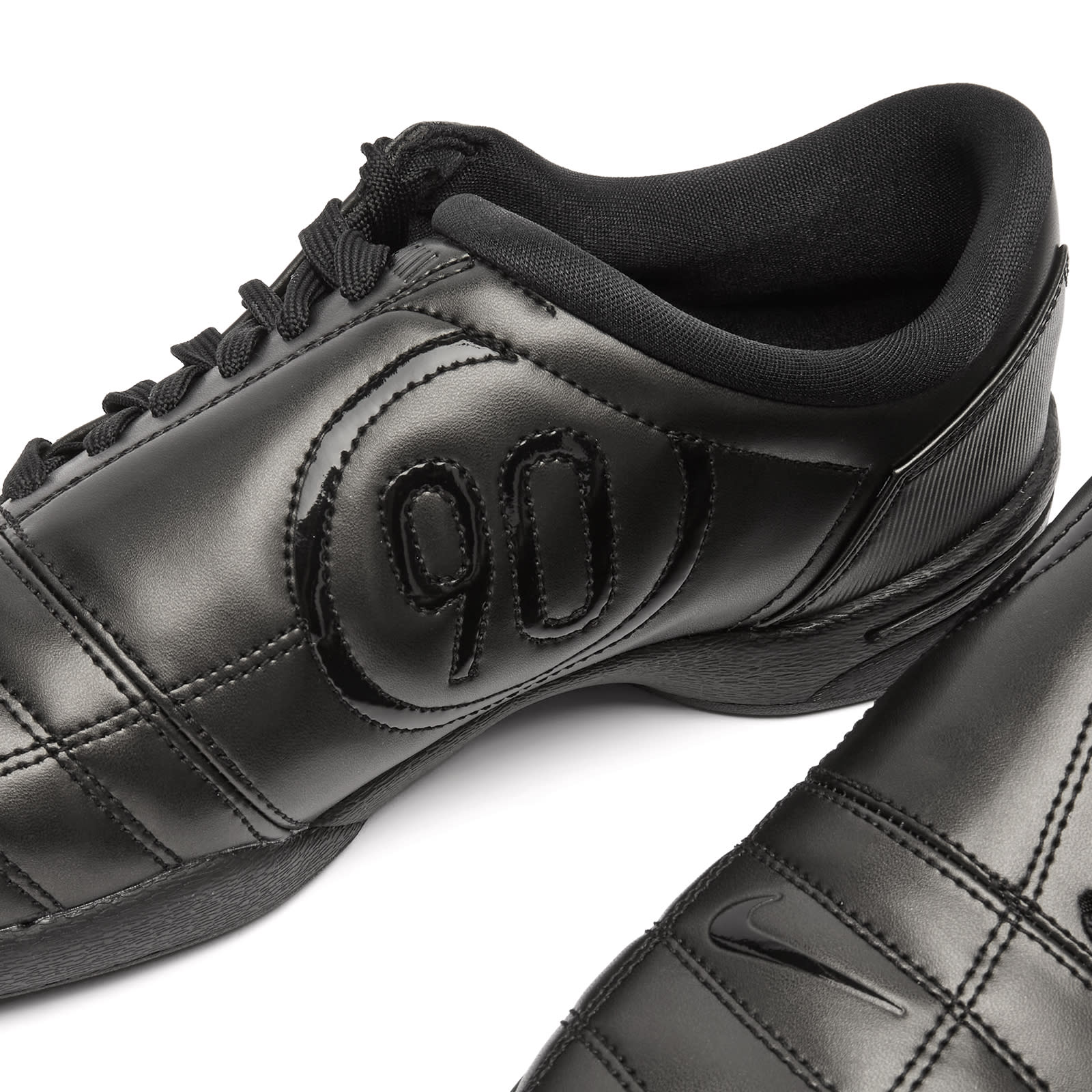 Women's T90 Mtlc W Sneaker Black//Anthracite