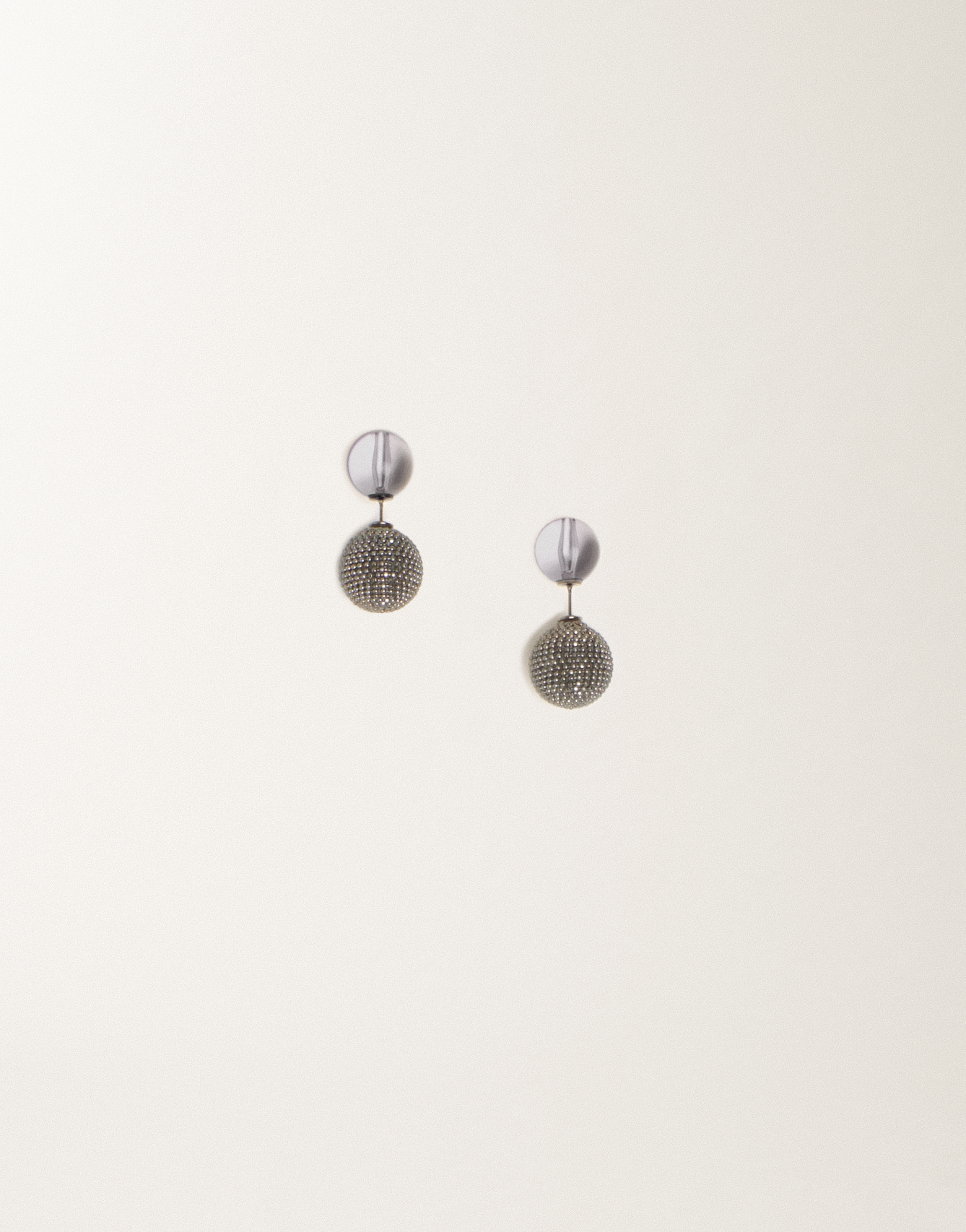 Double ball earrings in plexi and filo diamante, smoke