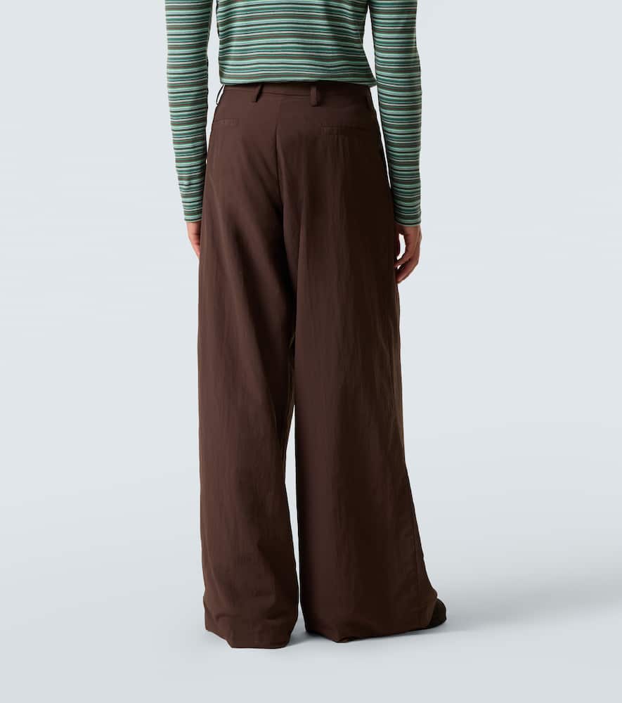 Pleated wide-leg pants