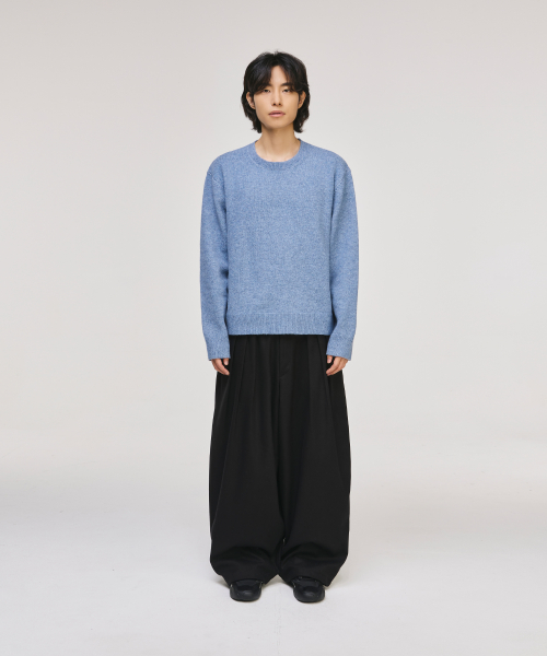 Blend Shade Round Neck Knit