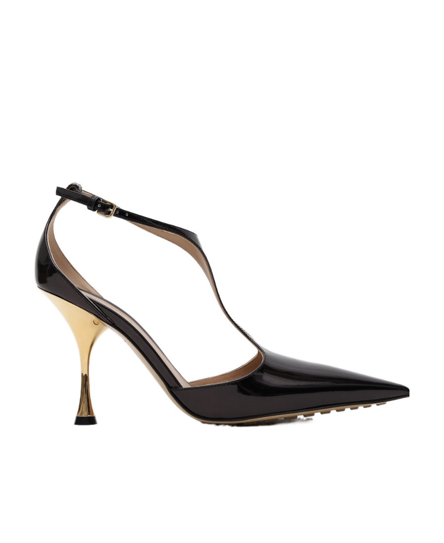 Cusp high-heeled shoes