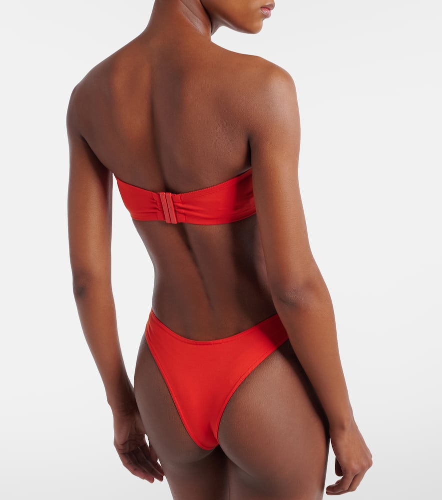 Minimum bikini bottoms