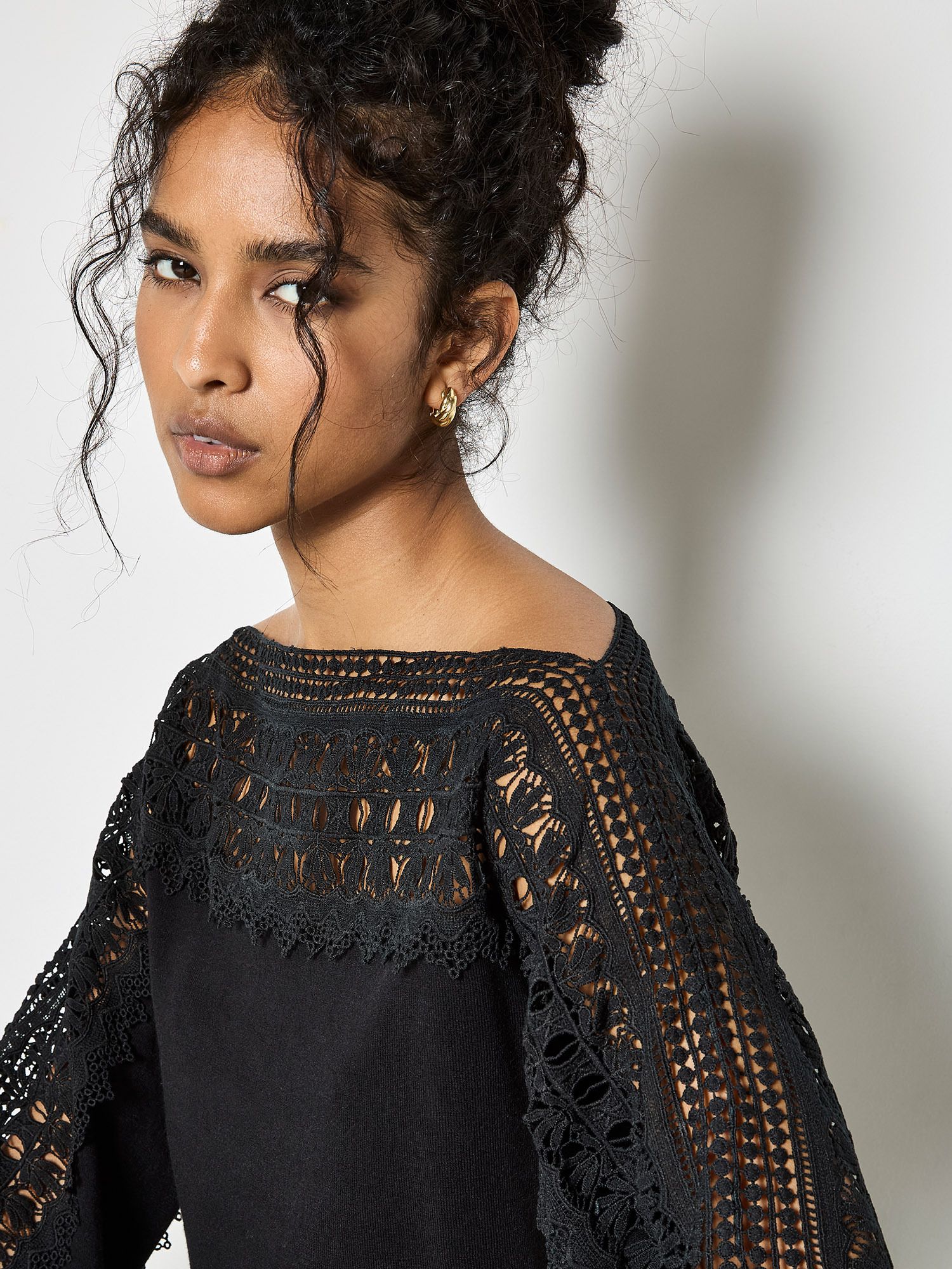 Apricot Women's Lace Detail Lightweight Jumper in Black