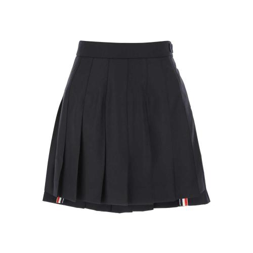 Dropped back mini pleated skirt