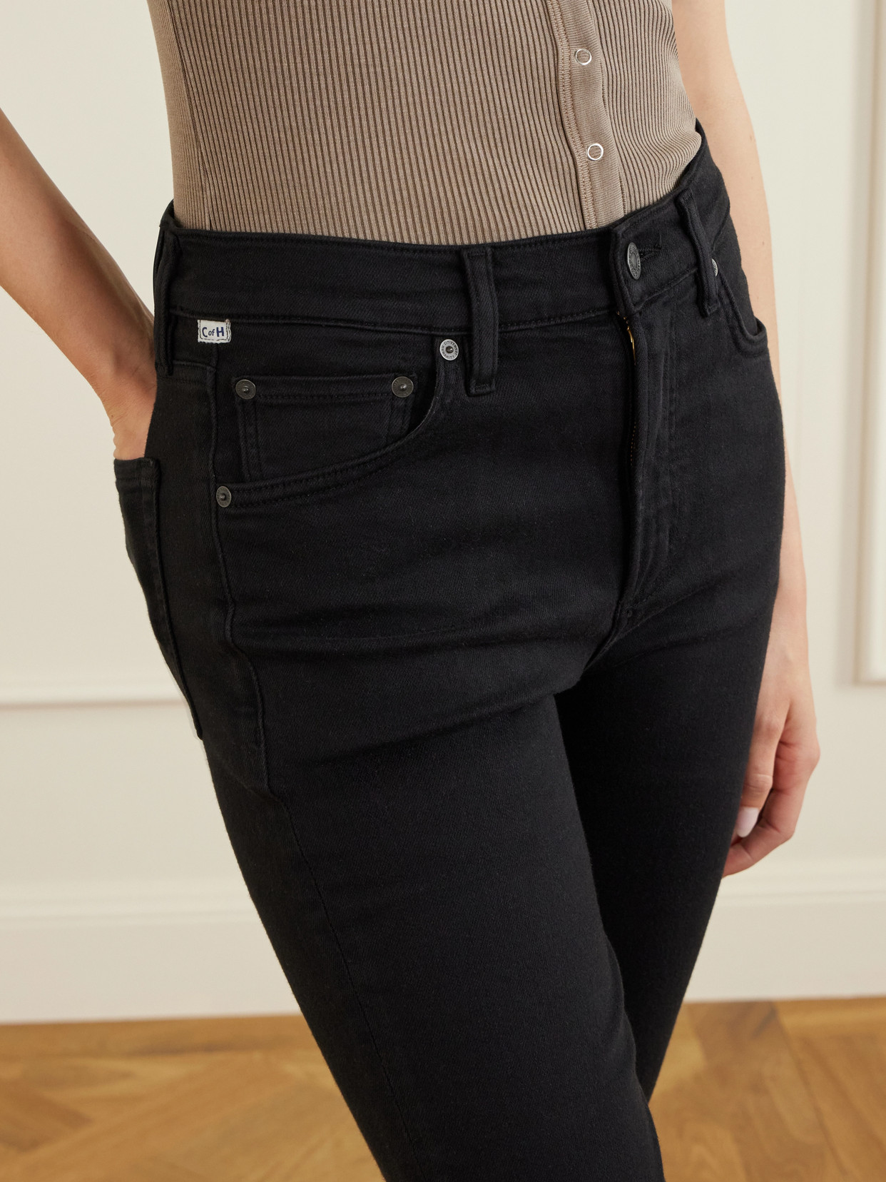 Devin Skinny-leg Capri Jeans - Black