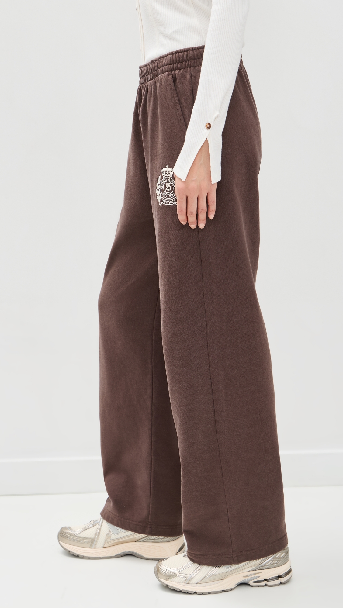 NY Crest Embroidered Wide Sweatpants Chocolate
