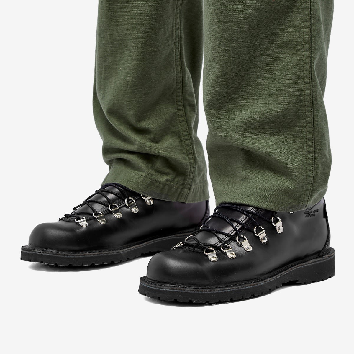 Men's Mountain Pass Boot in Black Glace
