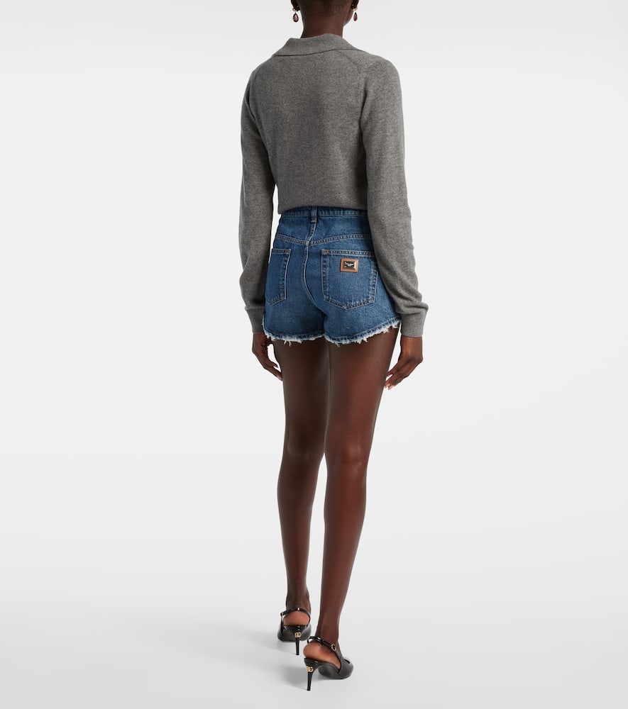 Frayed denim shorts