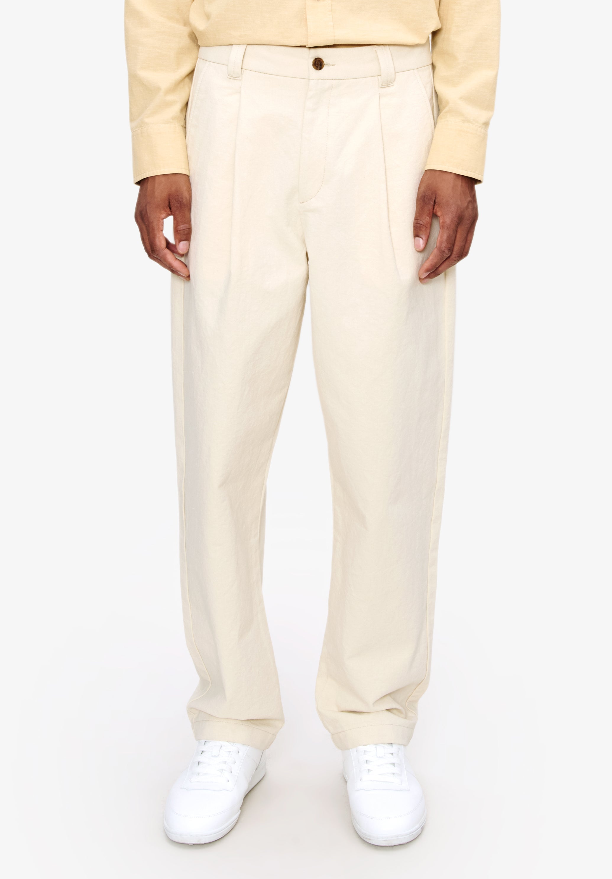 A. P.C. Men's Renato pants Size: 44 in Ecru