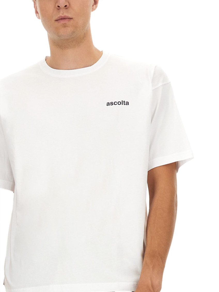 T-Shirt With "Listen" Print