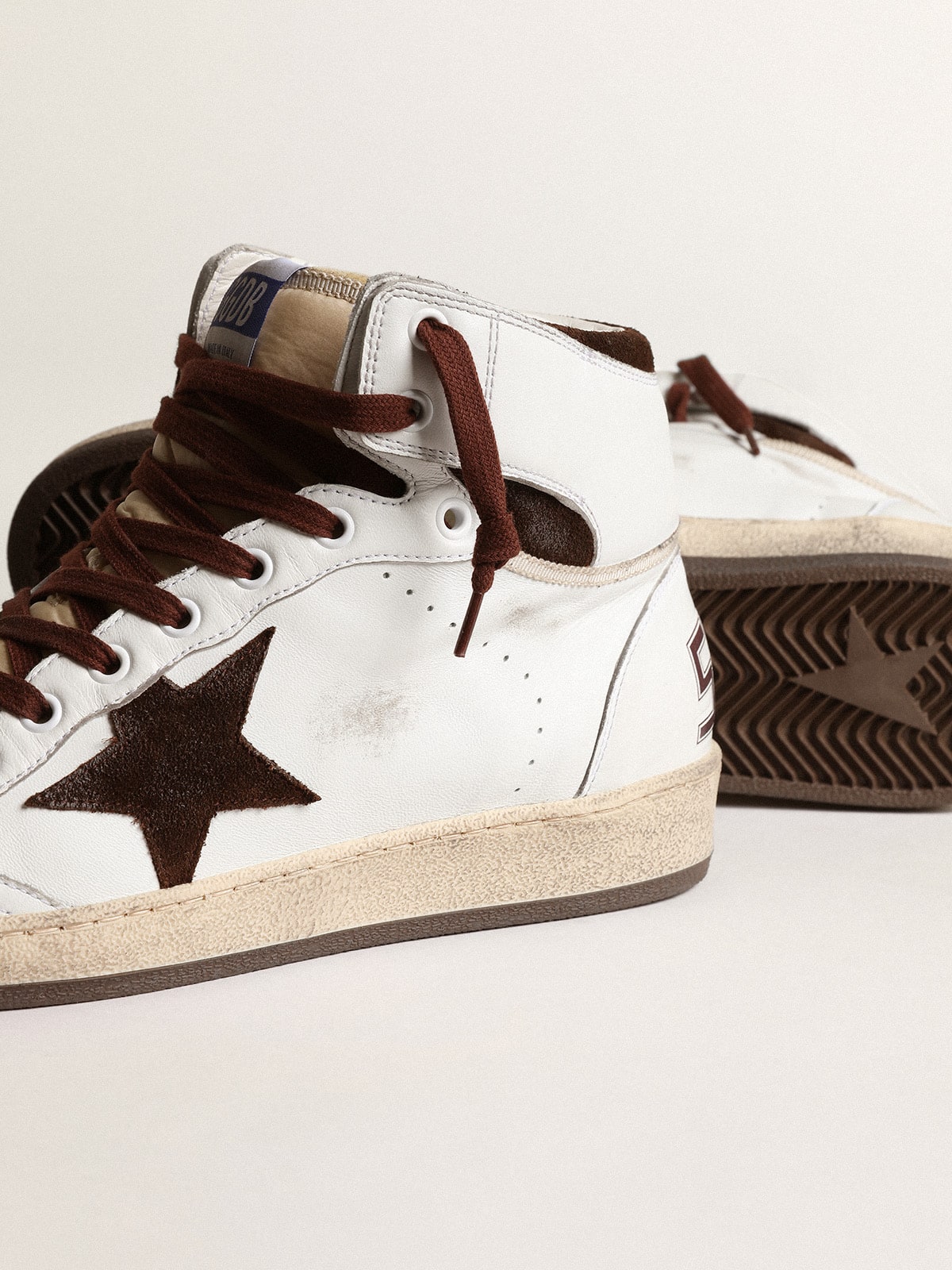 Golden Goose - Men’s Sky-star In White Nappa Leather With A Chocolate Suede Star, Man