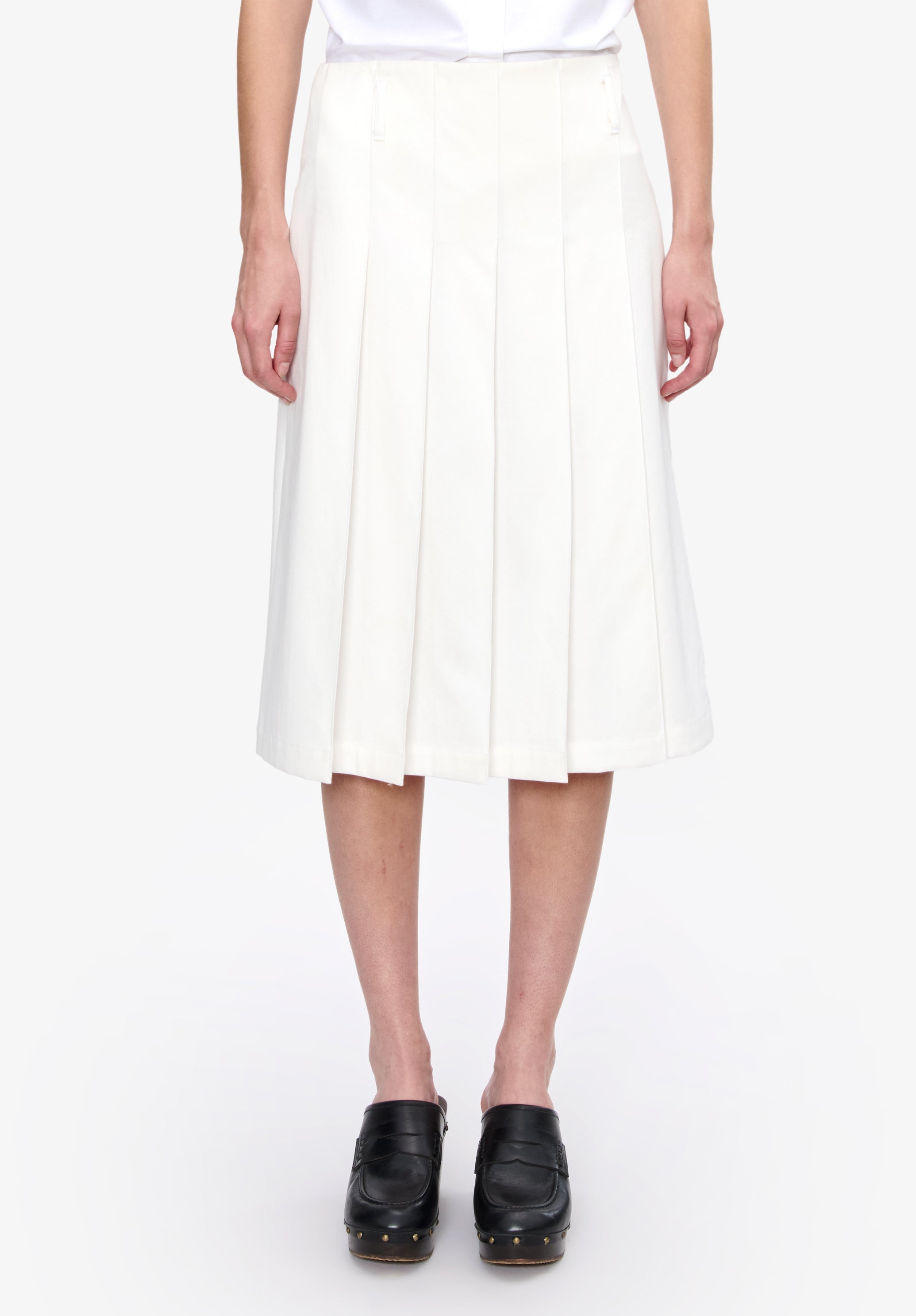A. P.C. Women's Alice skirt Size: 34 in White