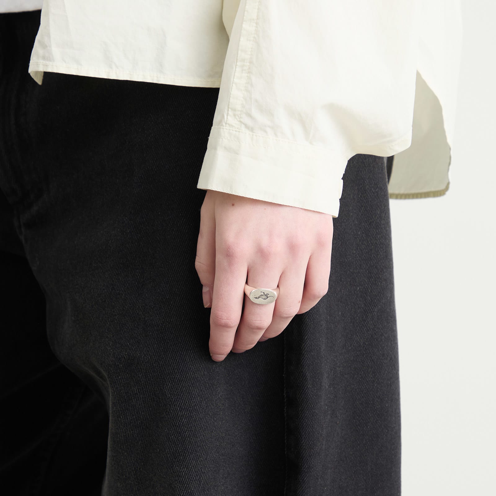 Greyhound Signet Ring in Silver