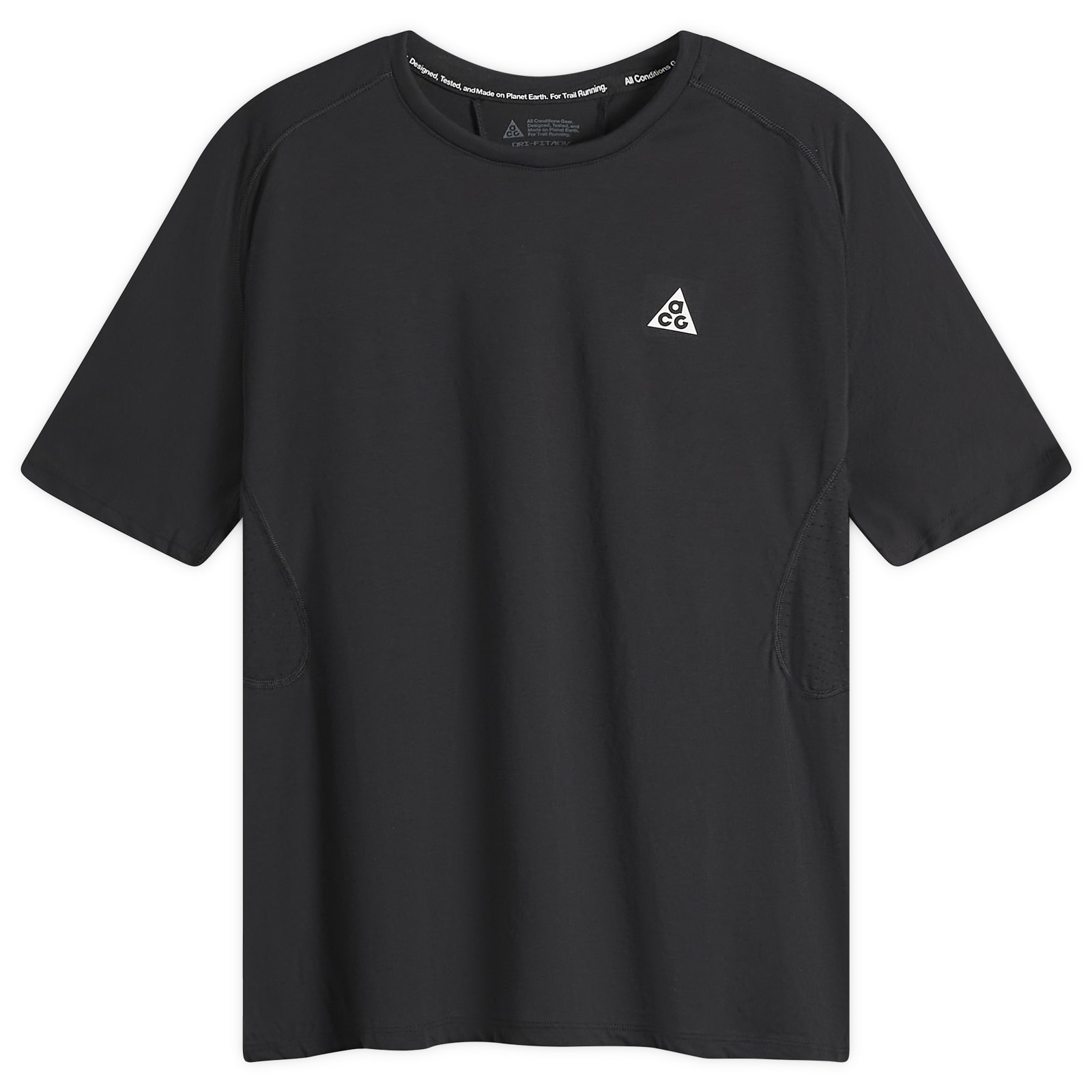 Men's ACG Solar Chase Short Sleeve T-Shirt in Black/Black/Summit White