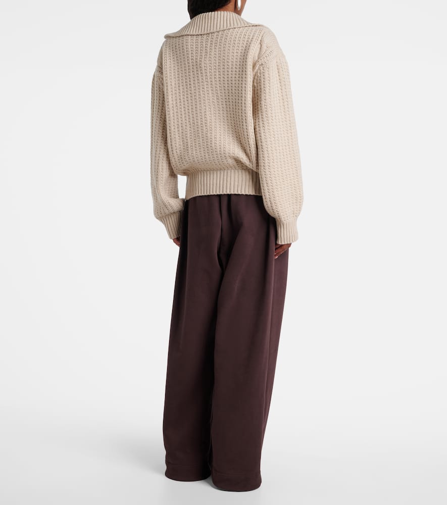 Cashmere sweater
