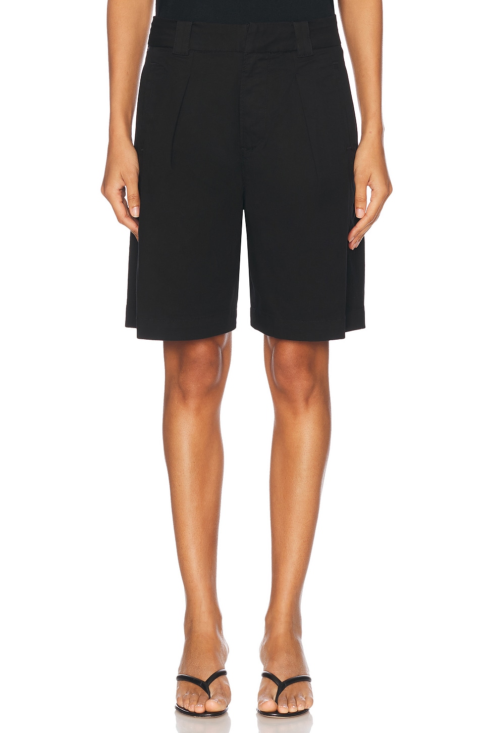 Citizens of Humanity Cara Pleated Short in Black - Black. 31 also in
