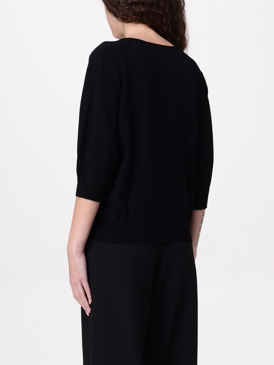 Oval T-plaque cut-out sweater - White