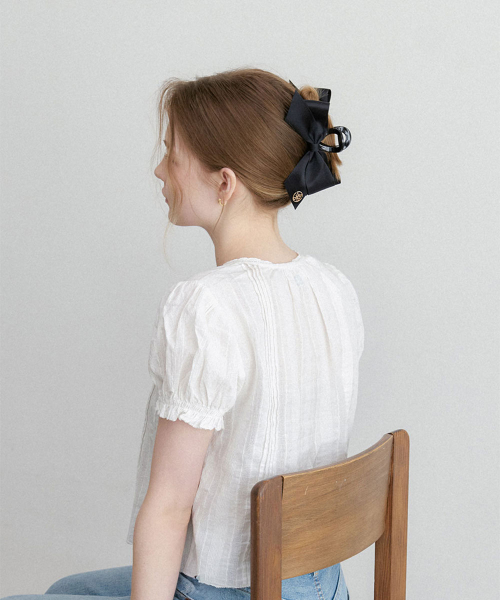 Flat ribbon hair claw clip