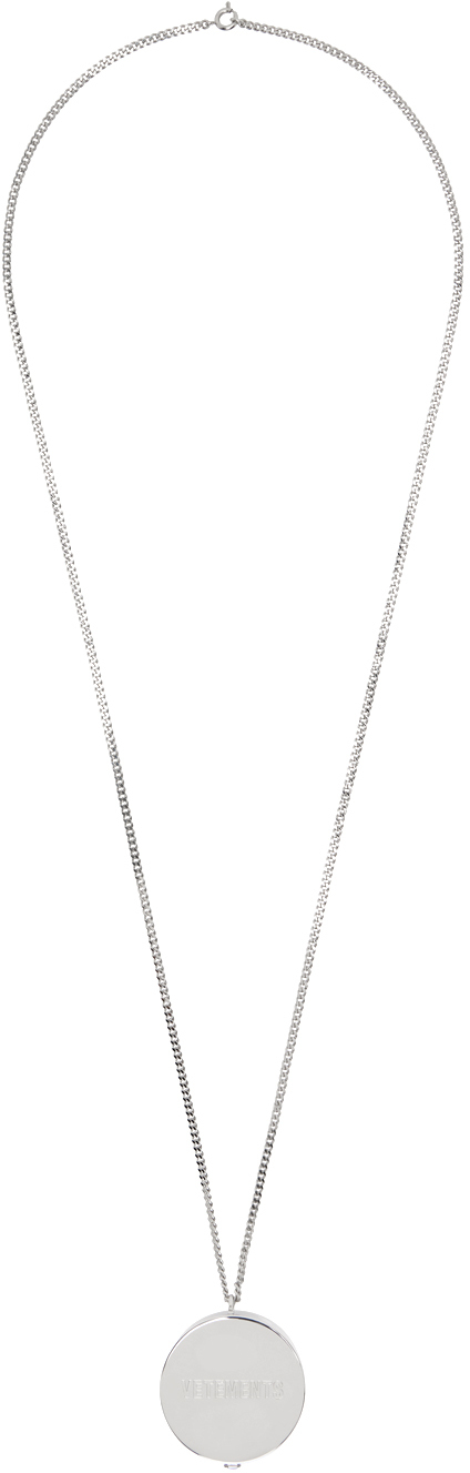 Silver pendant necklace
