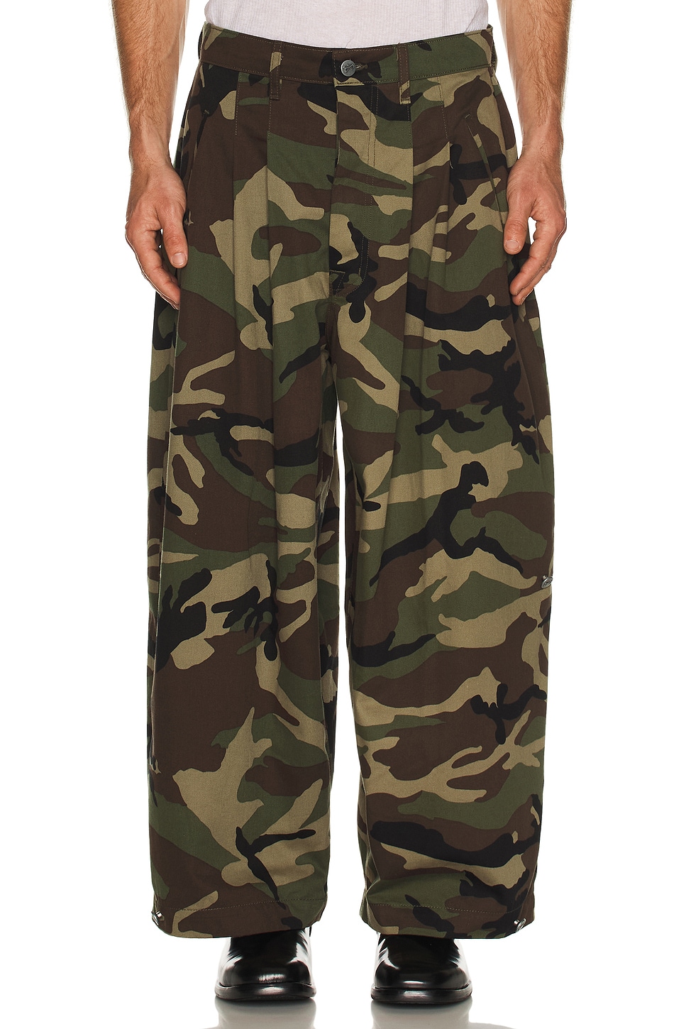 Art Community Triptych Japanese Wide Leg Pant in Camo. XL/1X also in L