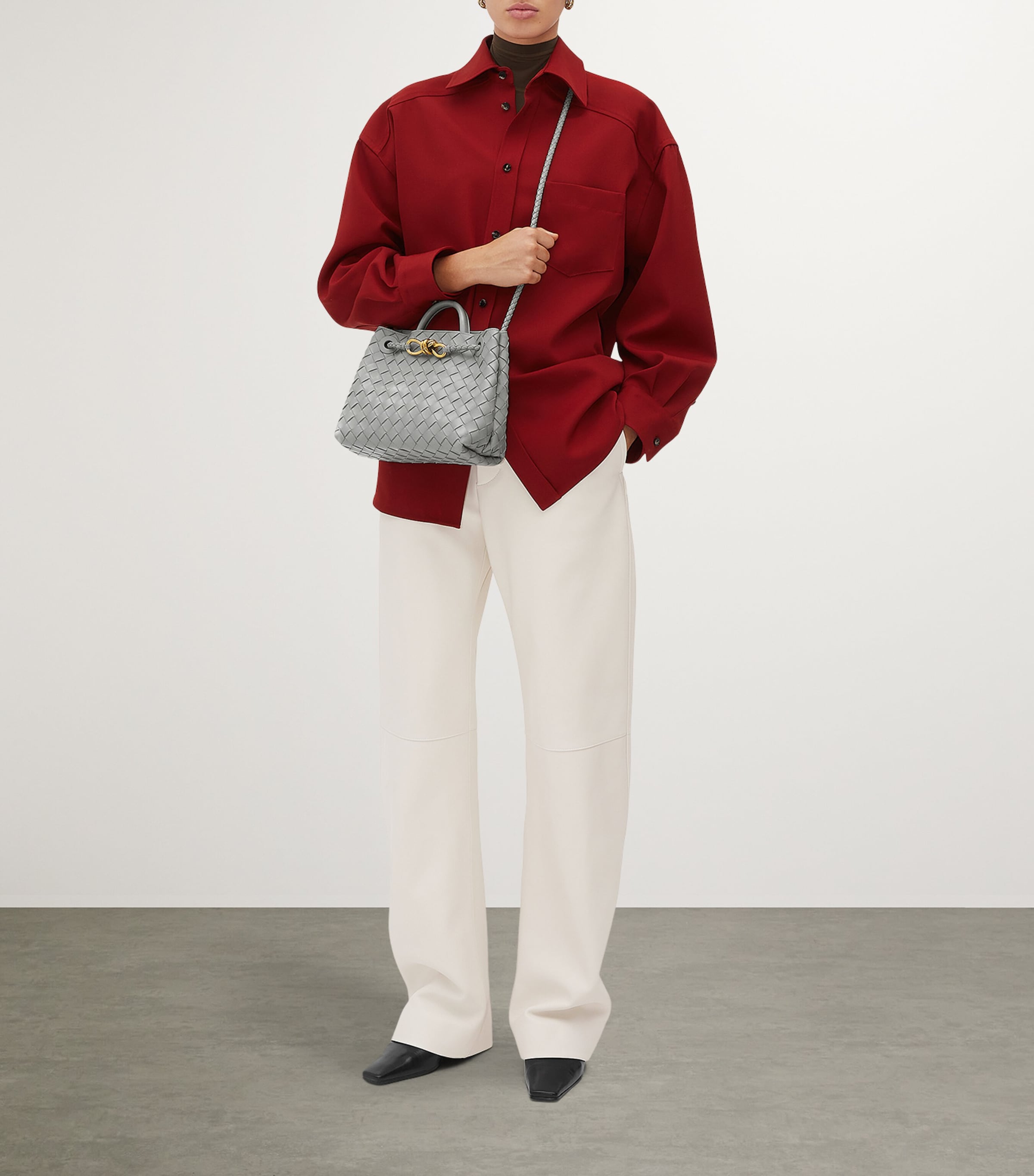 보테가 베네타 여성 Small Leather Andiamo Cross-Body Bag 000000000007689264