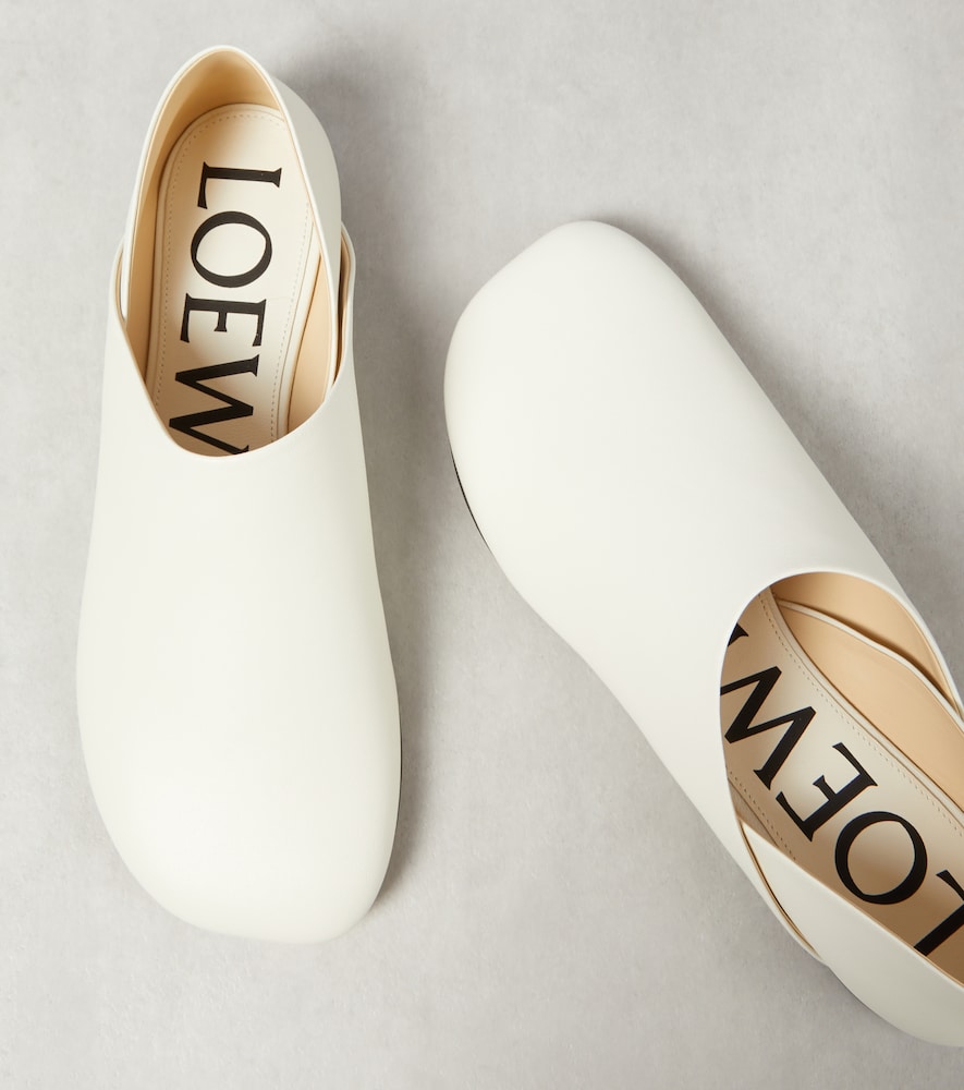 Toy leather slippers