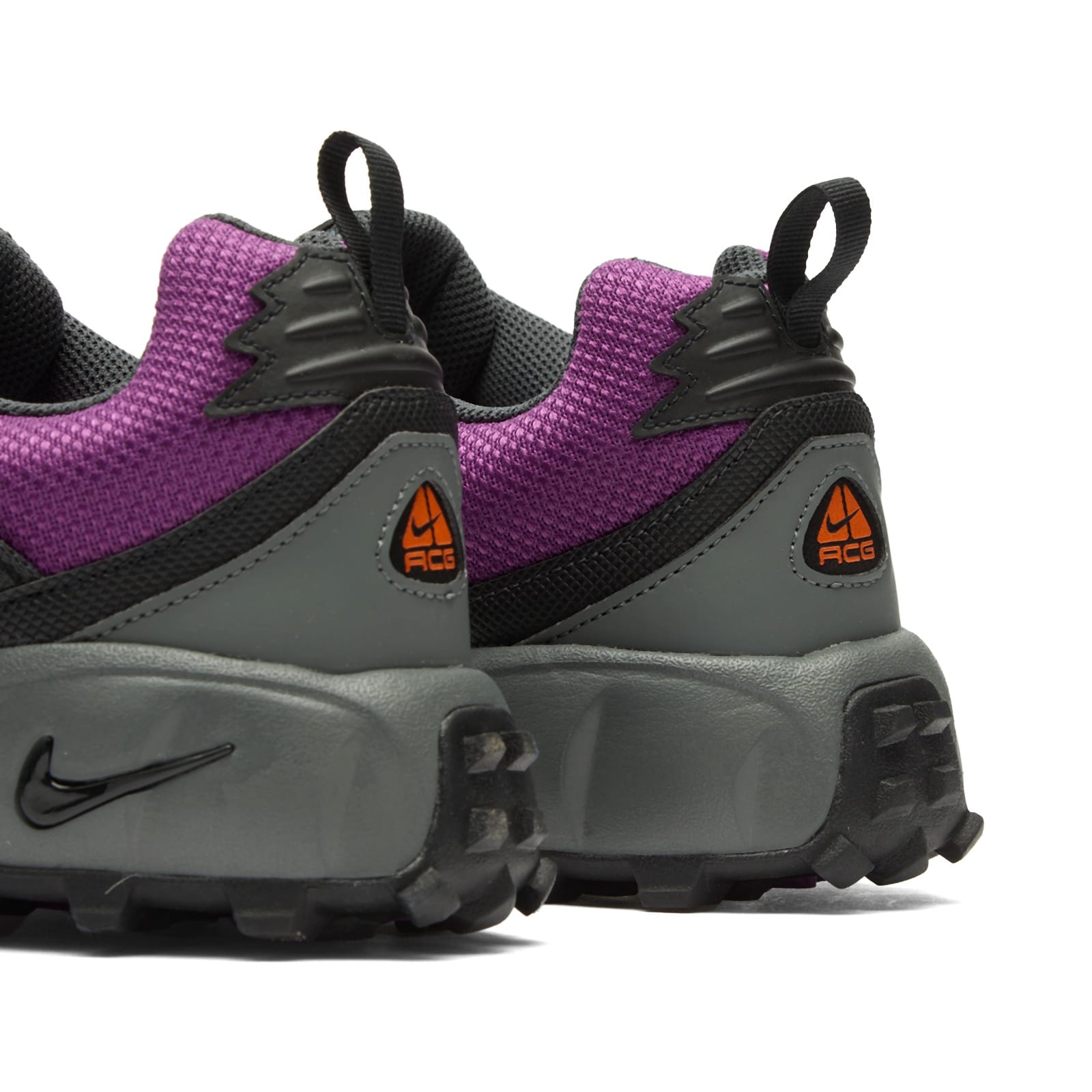 Men's Acg Phassad Sneaker in Bold Berry/Photon Dust