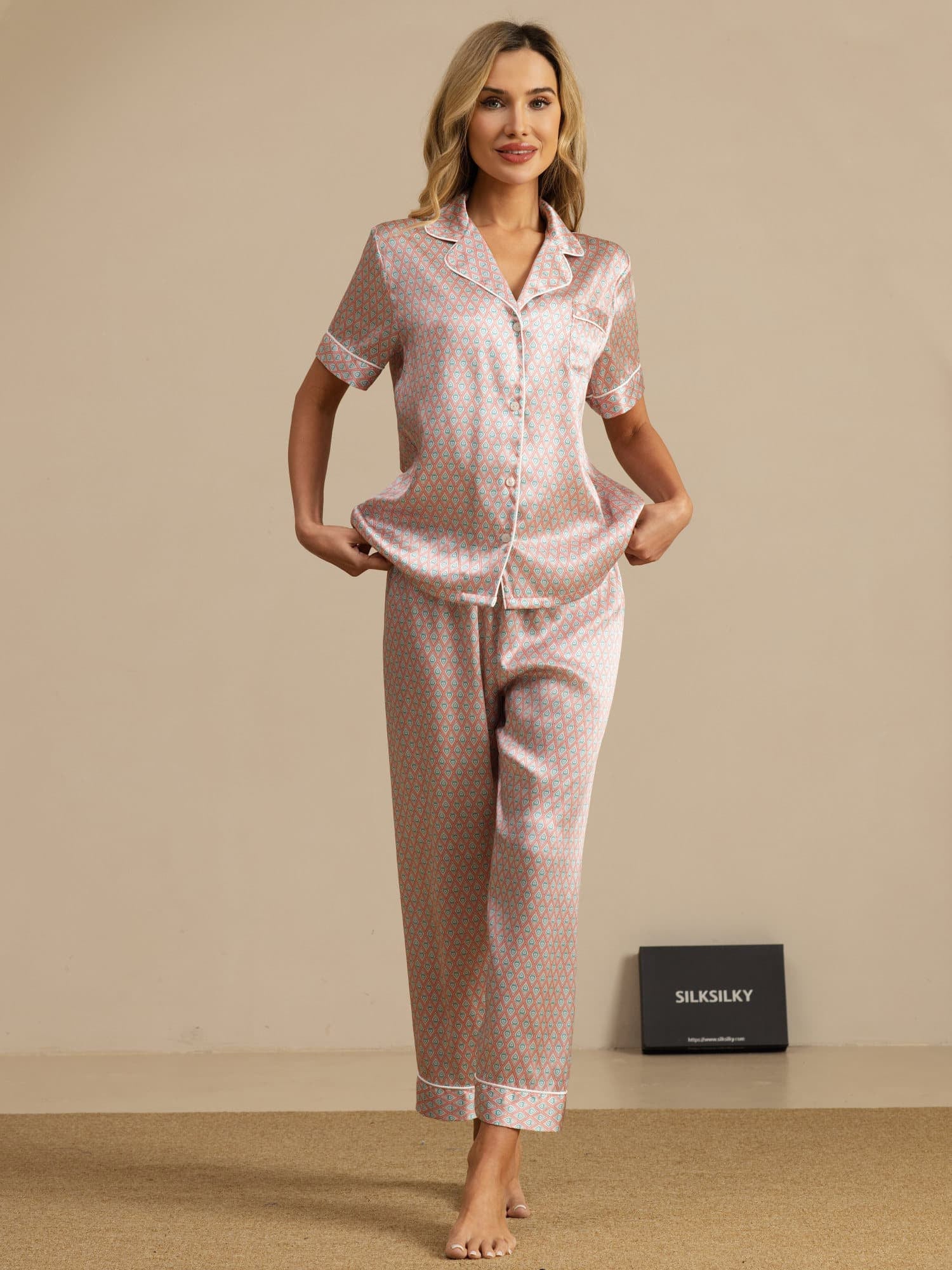 Pure Silk Geometric Print Short Sleeve Notch Collar Women's Pyjamas Set With Pants