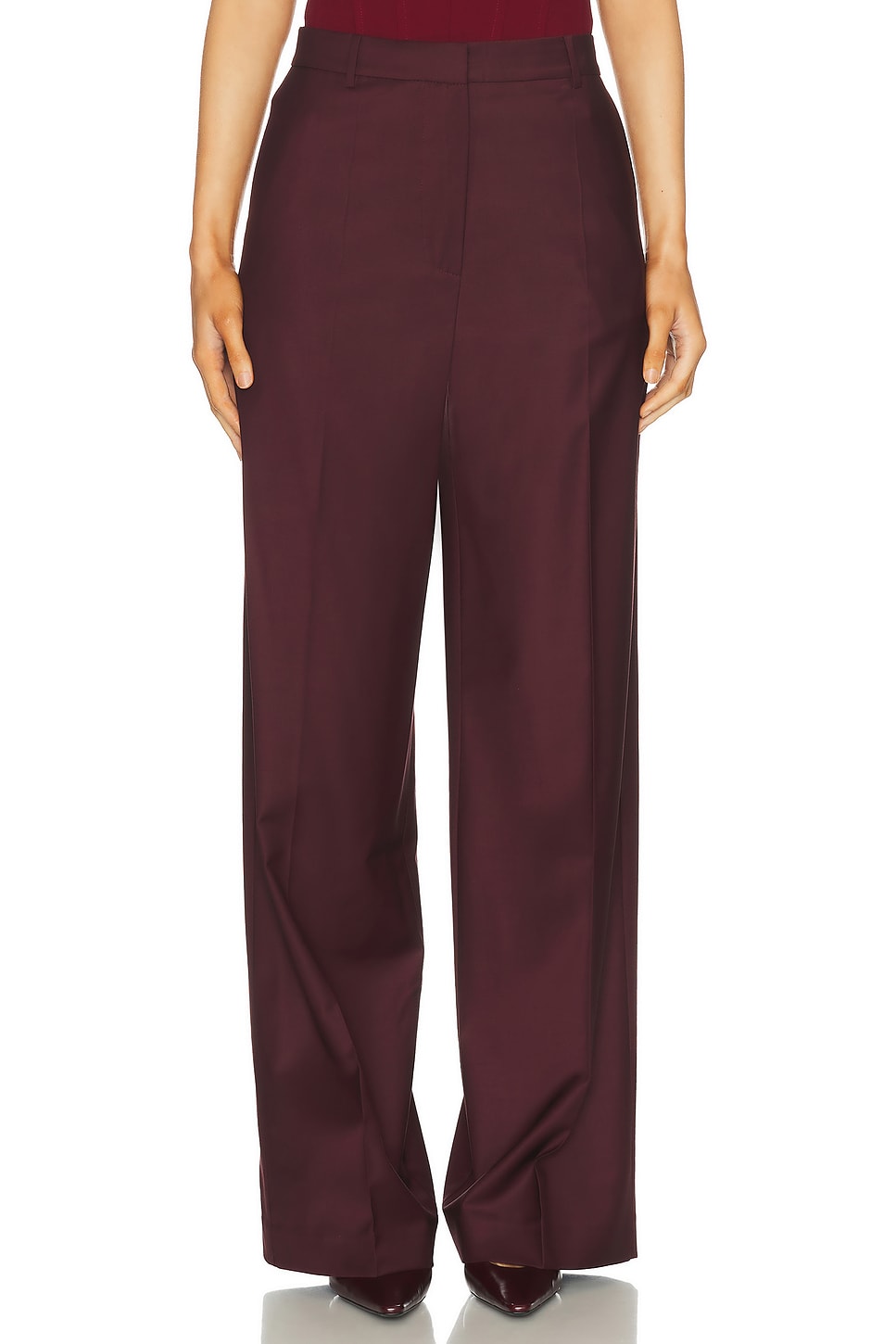 ILA Lea Pant in Burgundy - Burgundy. 40 also