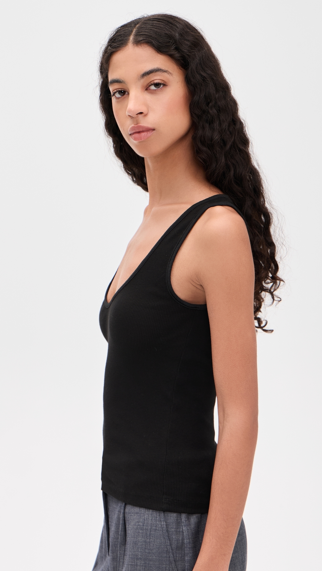 Claire V-Tank Black