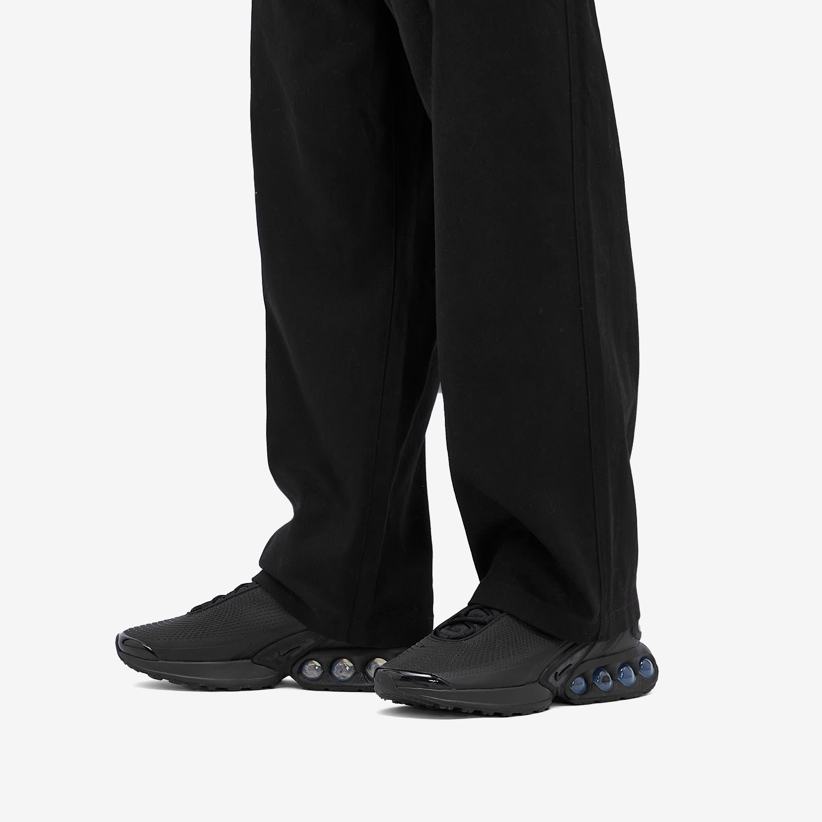 Men's Air Max Dn Sneaker in Black/Grey/White
