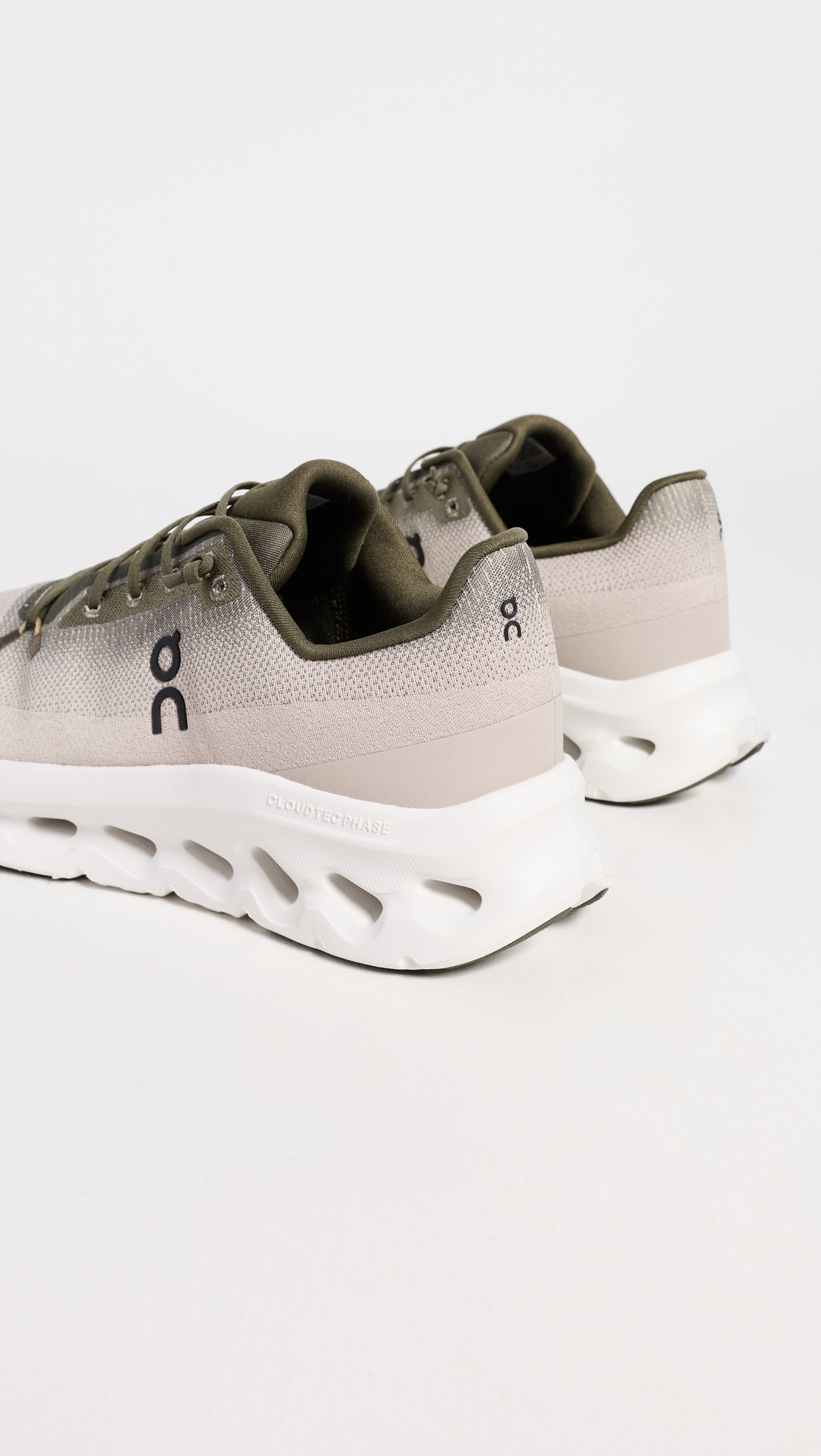 Cloudtilt Sneakers Olive/Desert