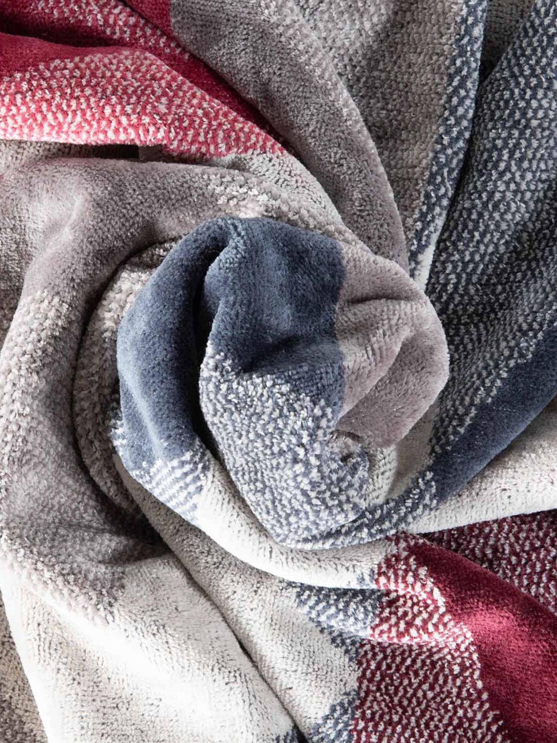 Bath And Beach Towels Lifestyle color Burgundy