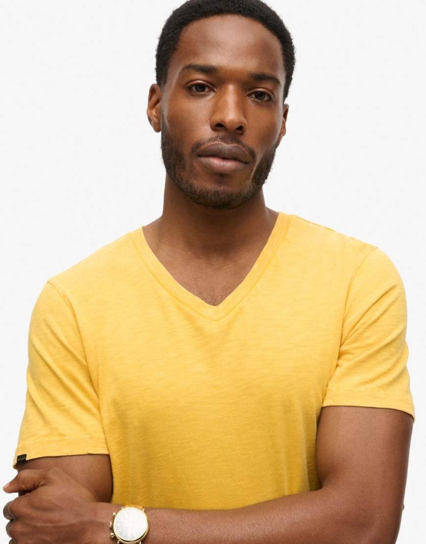 V-neck slub short sleeve t-shirt in desert ochre yellow
