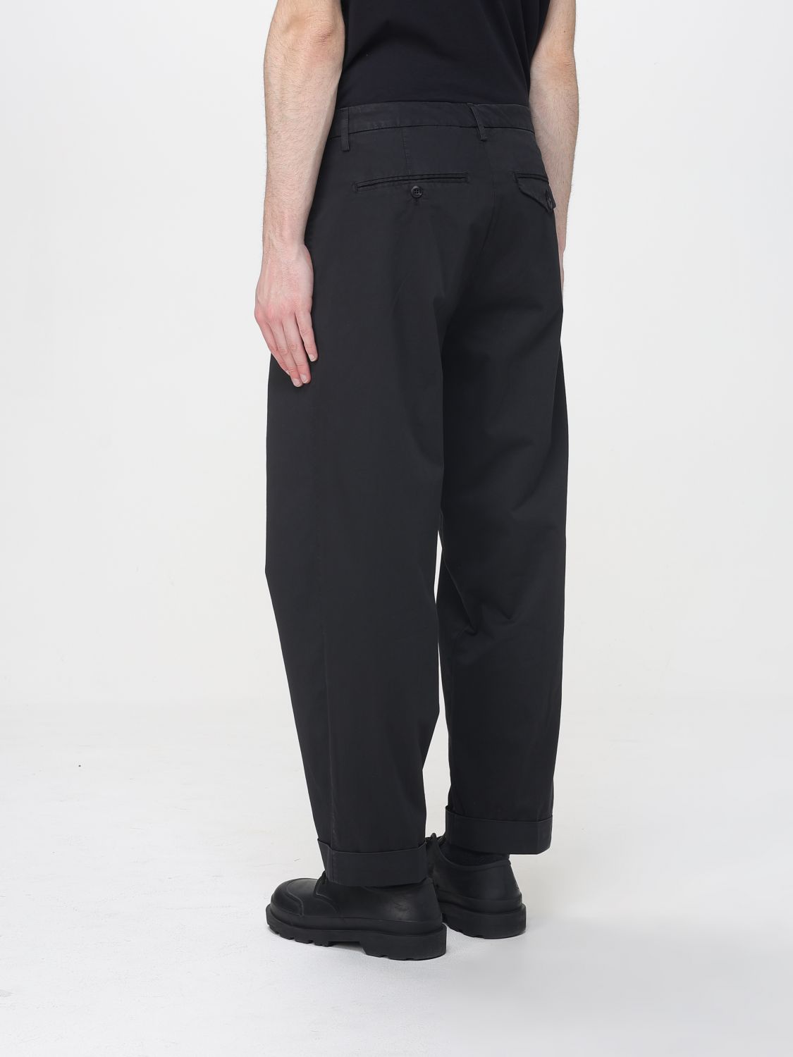 Pants Men color Black