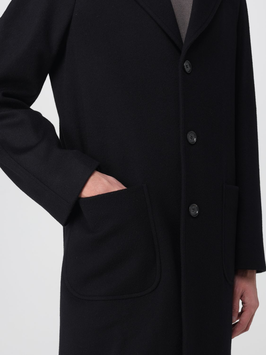 Coat Men color Black