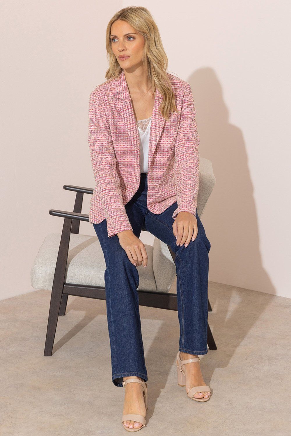 Klass. Boucle Fitted Blazer In Pink
