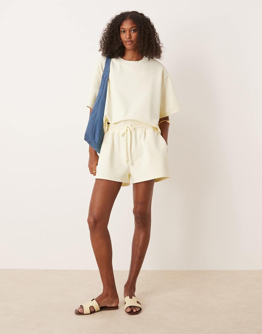 Co-ord interlock short in lemon-Yellow