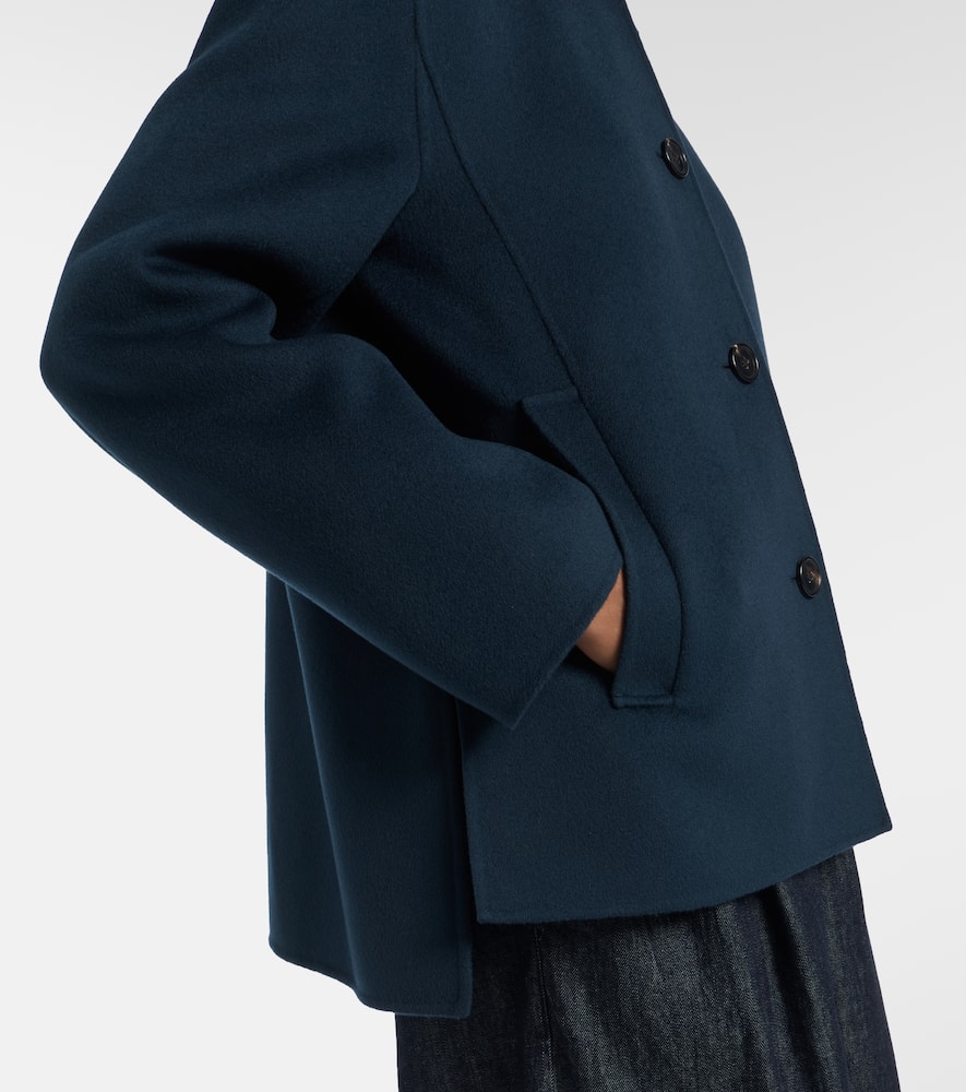 Virgin wool jacket
