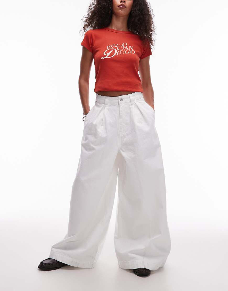 Extreme wide leg jean in white