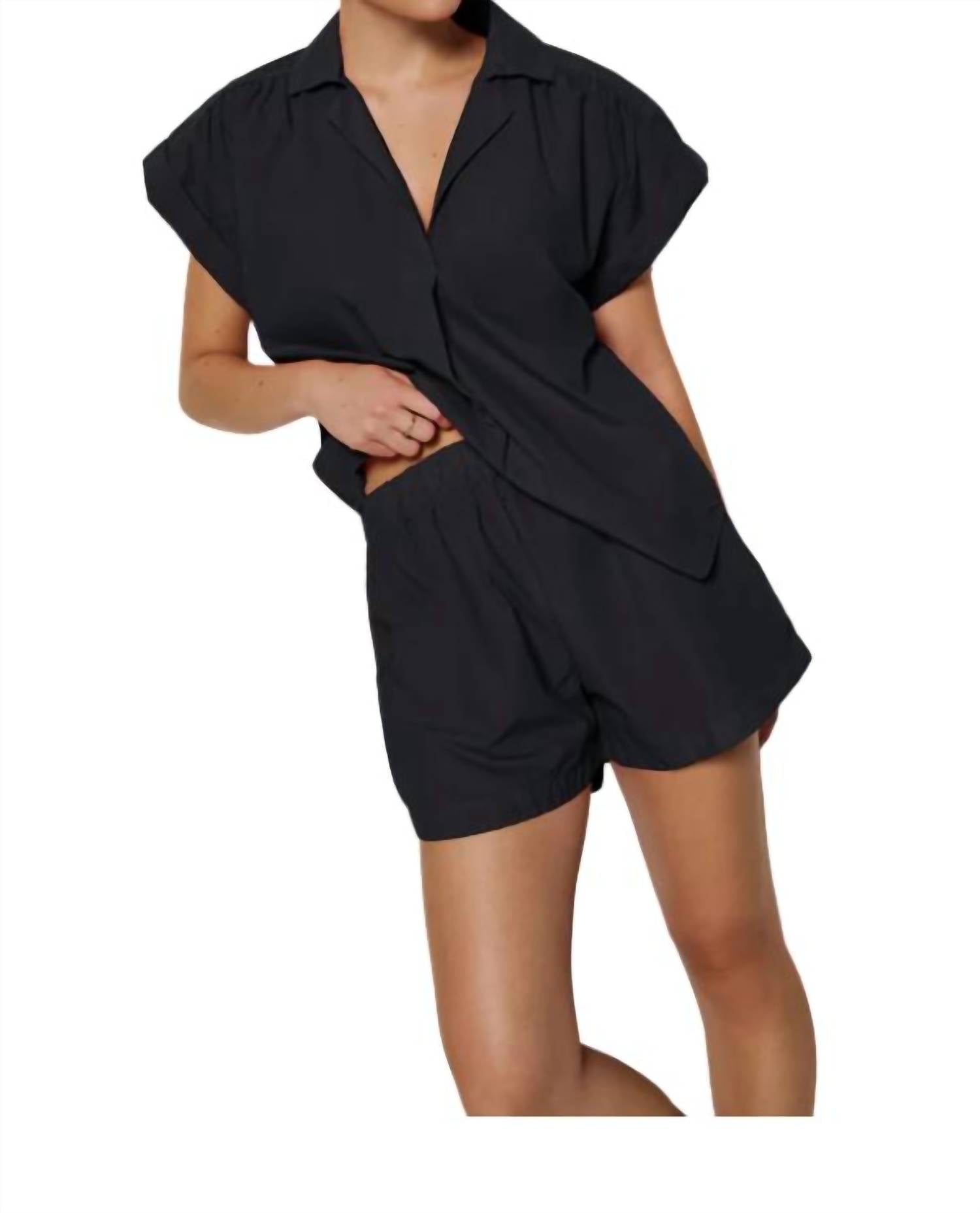 Flynn High Waist Short In Jet Black