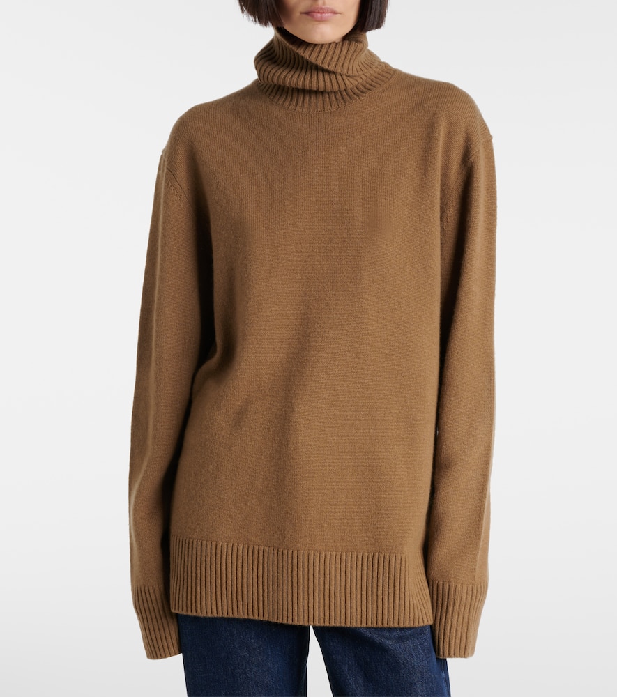 Cashmere turtleneck sweater