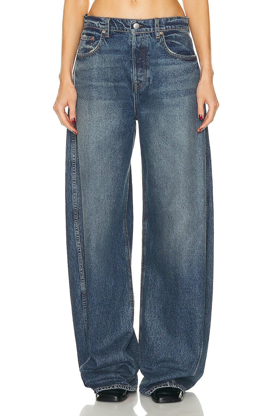 GRLFRND Paola Barrel Leg Jean in Austin - Denim-Dark. 23 also , 27