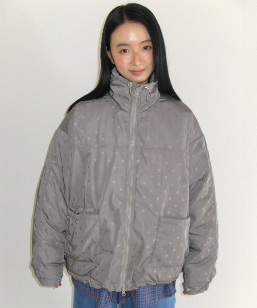 PATTERN SHIRRING POCKET PUFFER JUMPER STAR GREY